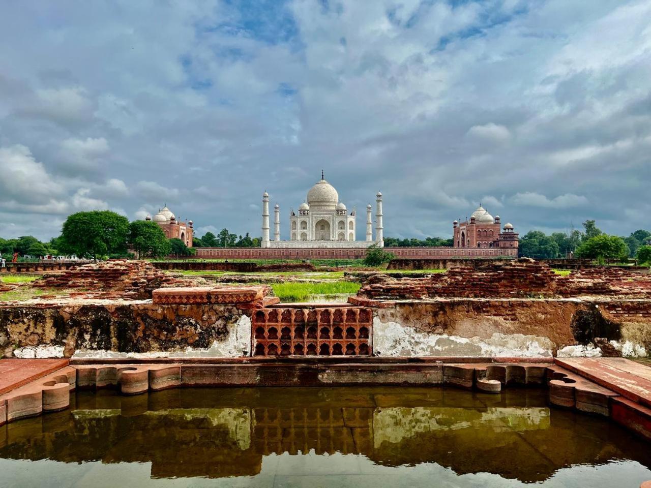Taj Nice Point Manage By Taj Sunrise Group Agra  Eksteriør bilde